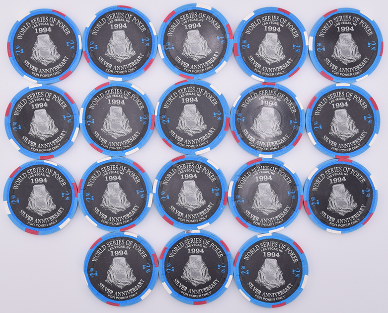 Horseshoe Club (Binion's) Casino Las Vegas Nevada $2.50 Silver Anniversary Set of 18 Chips 1994